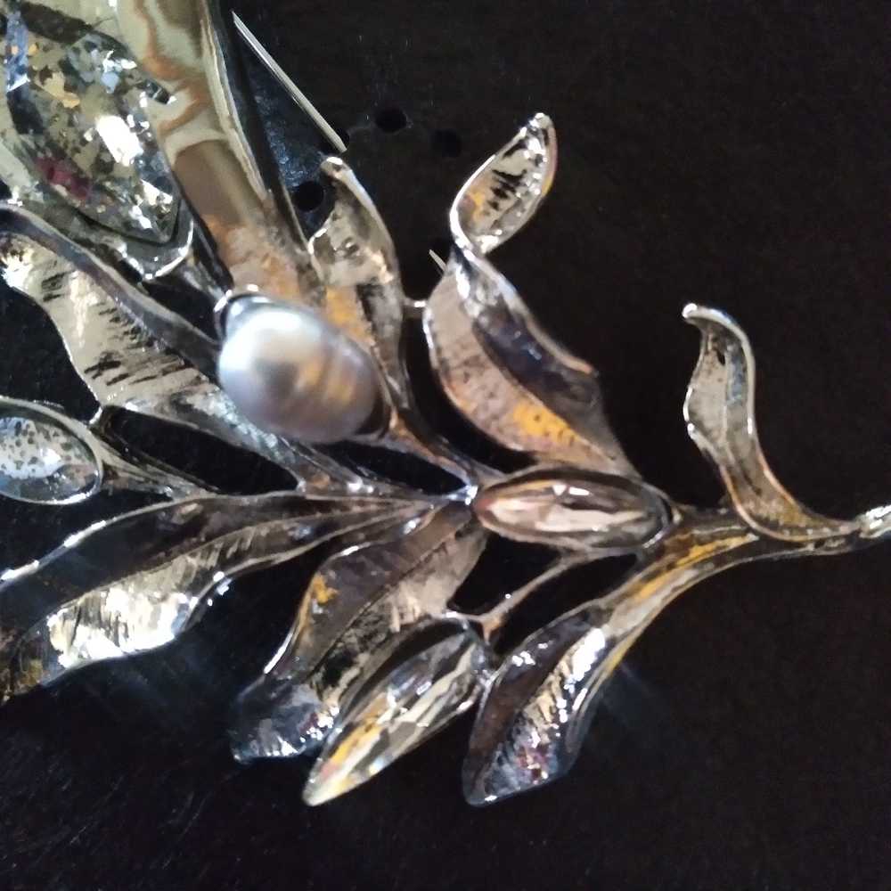 Badgley Mischka Silvertone Pear & Stone Pin